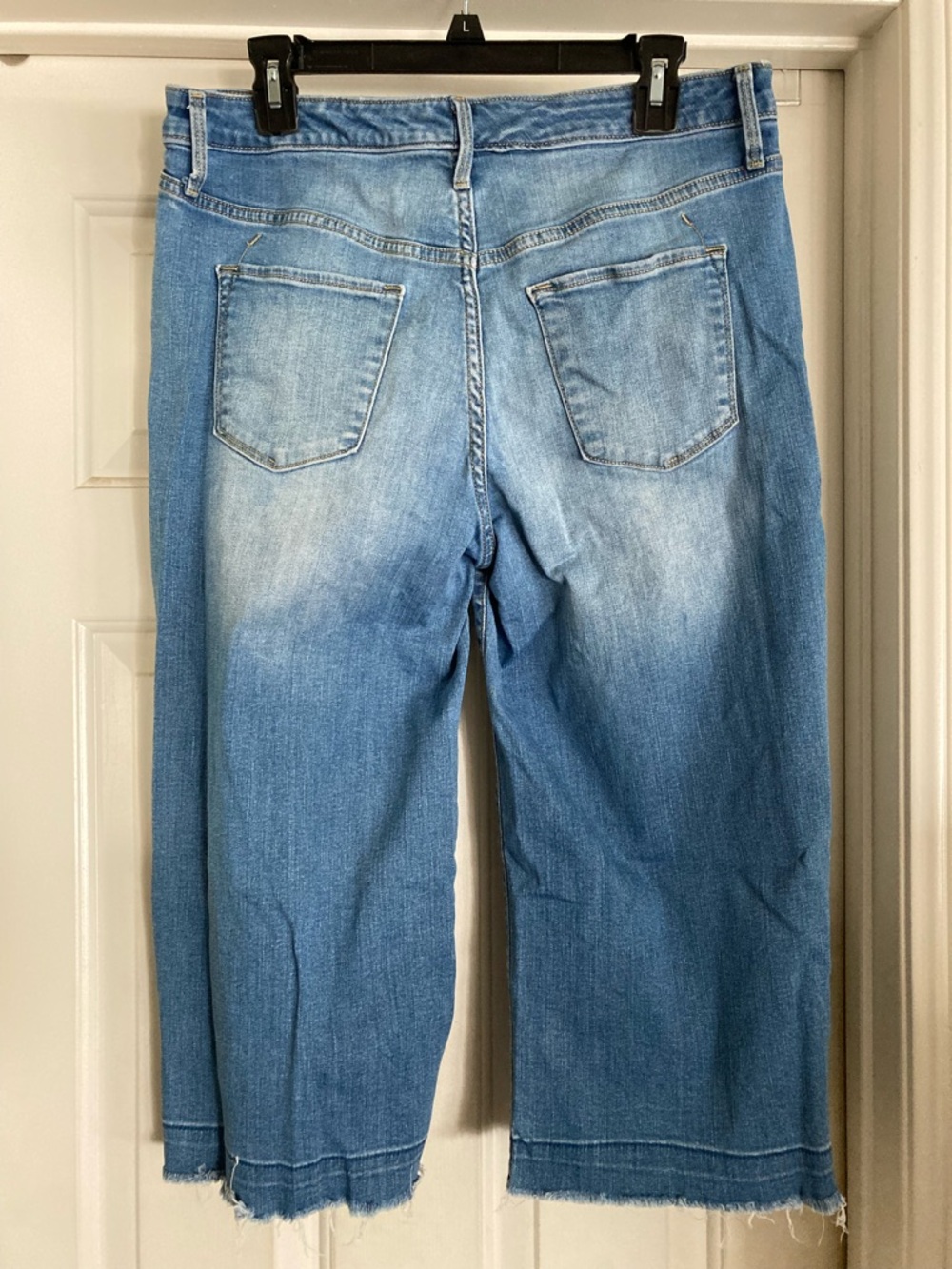 Mossimo Supply Co. Relaxed Light Blue Fade Wide leg crop Jeans size 12 - Picture 2 of 9